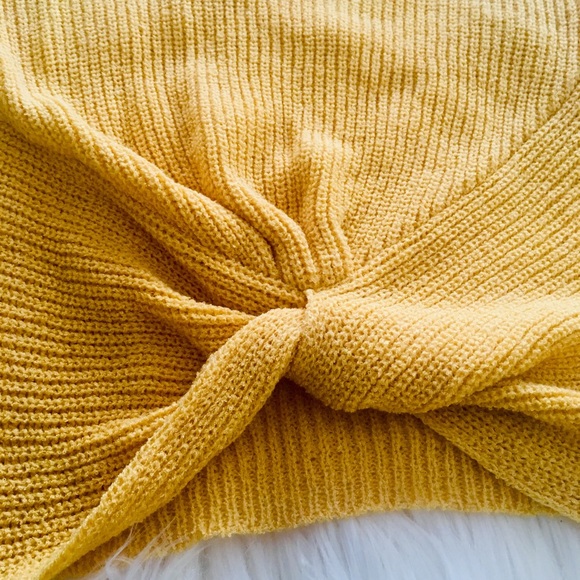 Twisted Yellow Sweater 💝 - Picture 5 of 5